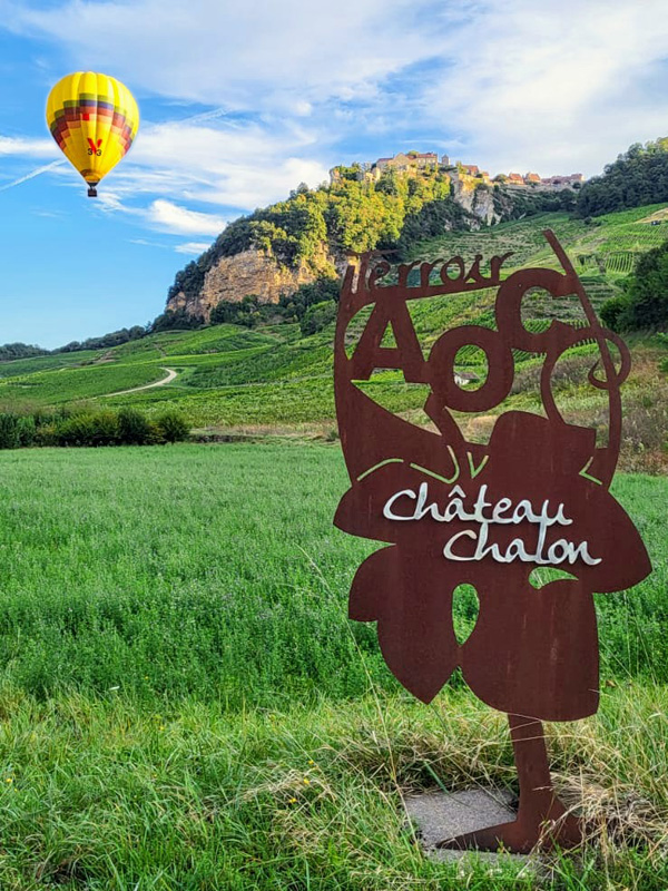 Montgolfiere au dessus de Château-Chalon